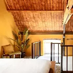 Ξενοδοχείο Bunk 3*