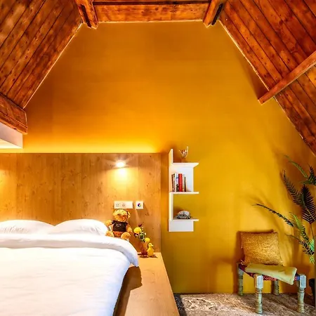Bunk Hotel 3*