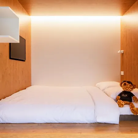 Bunk Hotel 3*